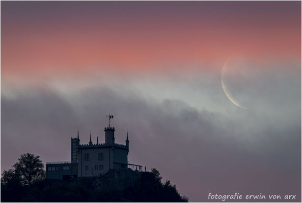 Säli Schlössli mit abnehmenden Mond