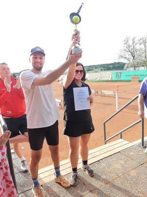 Die Gewinner: AufschlagVolley (Luise & Michi)