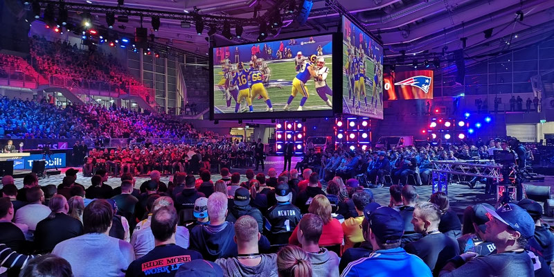 PULS 4 NFL Superbowl