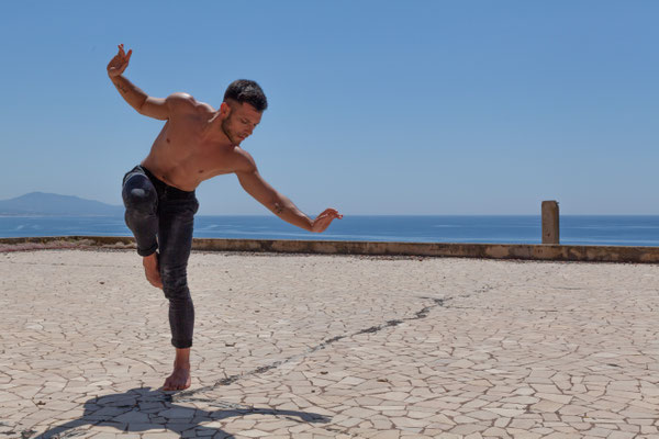 Servizi fotografici, servizi video per la danza e il teatro, cagliari e sardegna, saggi, eventi , balletto, ballerine e ballerini, videomaker, video danza, videodance, screendance. regia cinema videoclip moda fashion architettura immobilare
