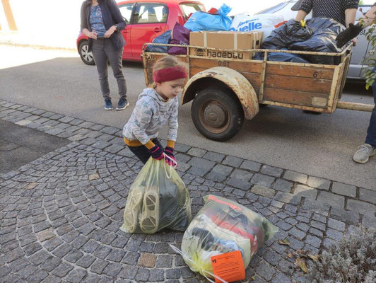 18. März 2023 Kolping Gebrauchtkleidersammlung