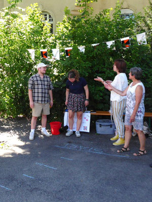 2022 06 26 Pfarrfest unsere Kolpingmitglieder beim Kolpingspiel für Jung und Alt