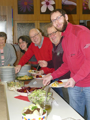 18.01.2019 Reichhaltiges Salatbuffet an der Feier unserer Geburtstagsjubilare aus 2018 im Pfarrsaal der Hlst. Dreifaltigkeit