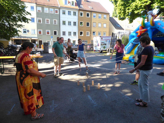 2022 06 26 Pfarrfest Spiele rund um den Kichplatz für Jung und Alt