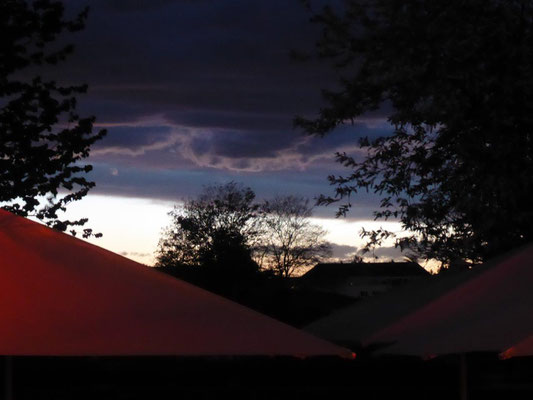 2019 04 24 Kolping Emmausgang Ausklang blick zum Himmel vor dem Abraxas Lokal