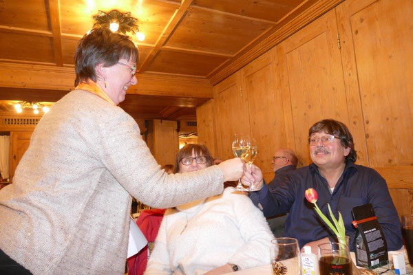 26.01.2024 Geburtstagsjubilarfeier Gratulation und anstoßen mit den Jubilaren