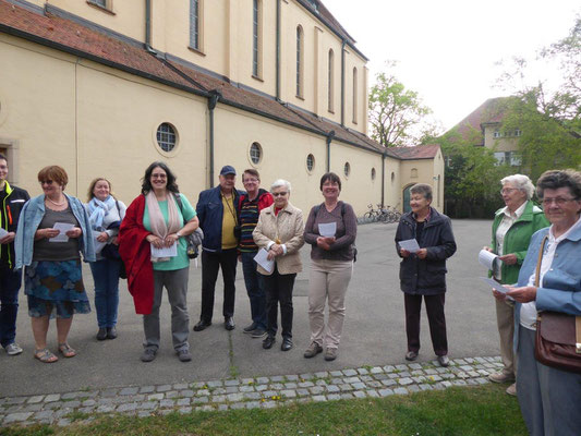 2019 04 24 Kolping Emmausgang Startandacht im Kirchhof