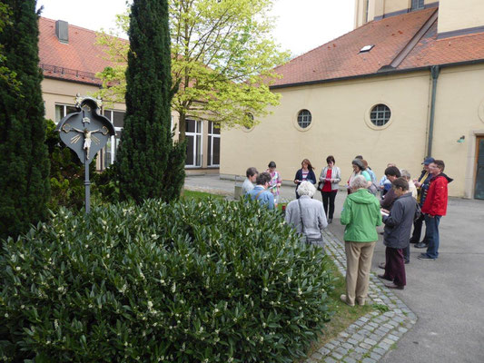 2019 04 24 Kolping Emmausgang Startandacht im Kirchhof