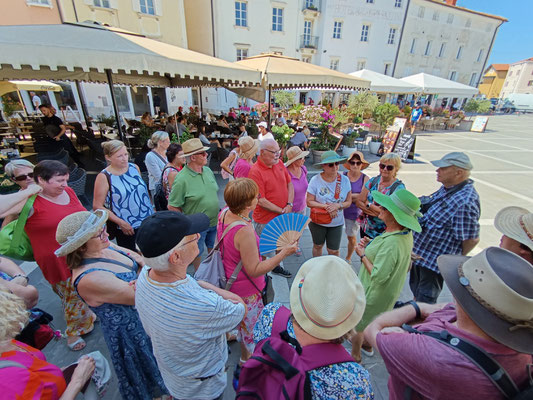 04.07.2025 Beginn der Stadtführung am Rathausplatz Piran
