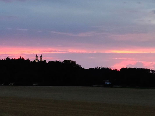 2022 08 05 Kolping Kloster Holzen Blick zurück vom Schmuttertal auf Kloster Holzen