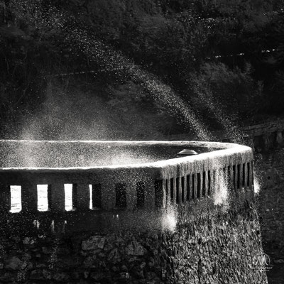 TEMPÊTES HIVERNALES À BIARRITZ   Instantanées de la justement baptisée tempête « Hercule » en 2014 aux dernières grosses dépressions hivernales gonflées sur l’océan Atlantique, qui déferlent sur la côte basque, ici à Biarritz.  Coups de tabac copieusement