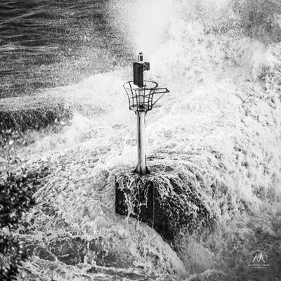 TEMPÊTES HIVERNALES À BIARRITZ   Instantanées de la justement baptisée tempête « Hercule » en 2014 aux dernières grosses dépressions hivernales gonflées sur l’océan Atlantique, qui déferlent sur la côte basque, ici à Biarritz.  Coups de tabac copieusement