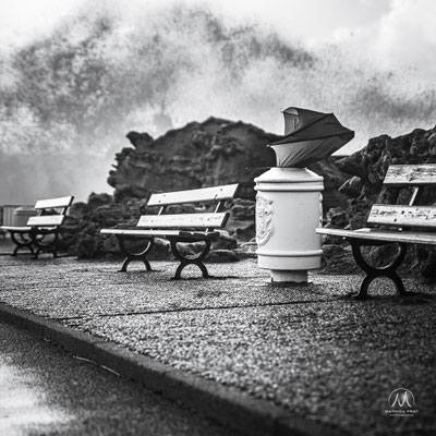 TEMPÊTES HIVERNALES À BIARRITZ   Instantanées de la justement baptisée tempête « Hercule » en 2014 aux dernières grosses dépressions hivernales gonflées sur l’océan Atlantique, qui déferlent sur la côte basque, ici à Biarritz.  Coups de tabac copieusement