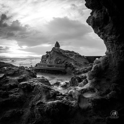 SOLITUDES MARITIMES Côte Basque et Sud Landes  Âmes vagabondes solitaires, contemplateurs d’éléments à l’oeil nu, ou armés d’appareils photographiques. Simples promeneurs, ou aventuriers discrets en pleine apnées interrogatives secrètes, animée d’obscures