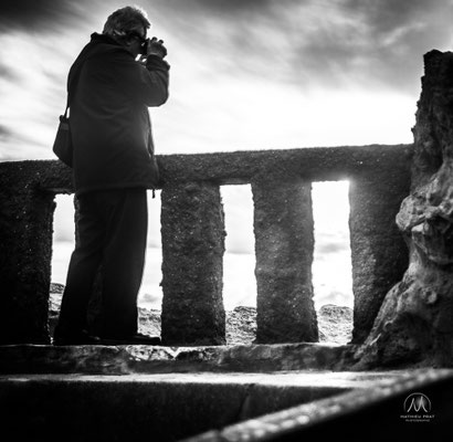 SOLITUDES MARITIMES Côte Basque et Sud Landes  Âmes vagabondes solitaires, contemplateurs d’éléments à l’oeil nu, ou armés d’appareils photographiques. Simples promeneurs, ou aventuriers discrets en pleine apnées interrogatives secrètes, animée d’obscures