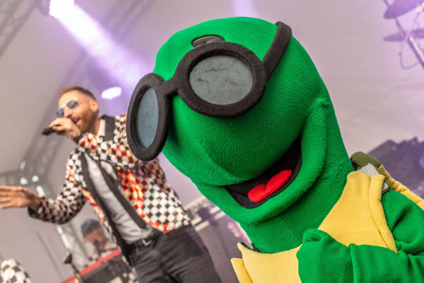 Auch das megawoodstock Maskottchen Woody feiert zu Tänzchentee © Stefan Jorde / megawoodstock.com