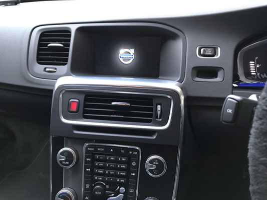 ボルボ V60 Tvキャンセラー Bmwコーディング ベンツコーディング アウディコーディング ポルシェコーディング東京 ハイスパークイグニッションコイル取付販売