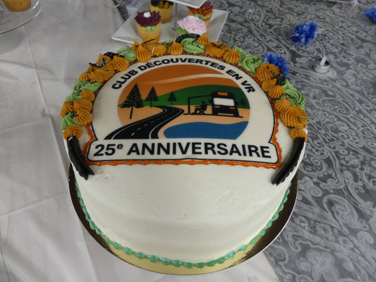 Gâteau du 25e anniversaire du CDEVR