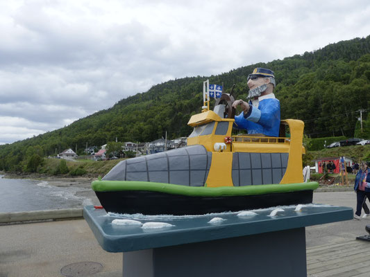 Sur quai de la marina de l'Anse-St-Jean.