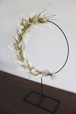 Flowerhoop op statief (h70cm) - € 70 - art. FLOW70STATIEF