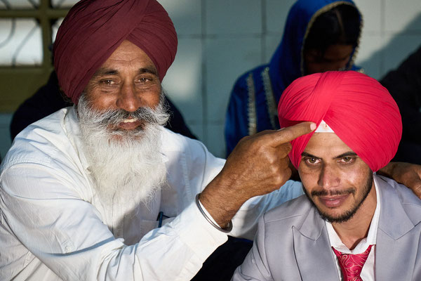 Jaswinder (Ersatzvater der Braut) mit Bräutigam