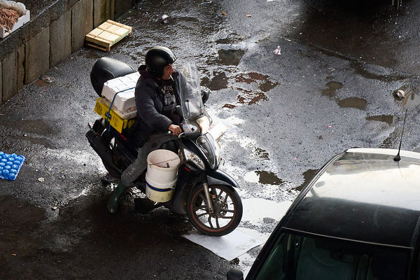 Warenlieferung mit dem Motorrad