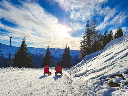 Rasante Rodel Abfahrt von der Reschner Alm bis zum Hotel Reschnerhof in Reschen