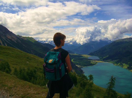 Einmaliger Blick auf den Reschensee bei den Wandertouren