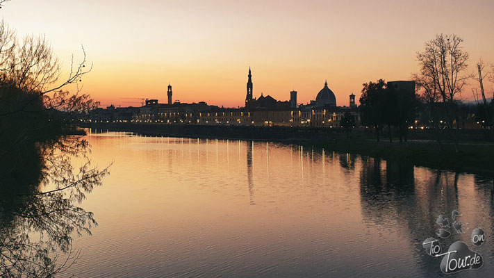 Florenz - Abendstimmung über dem Arno