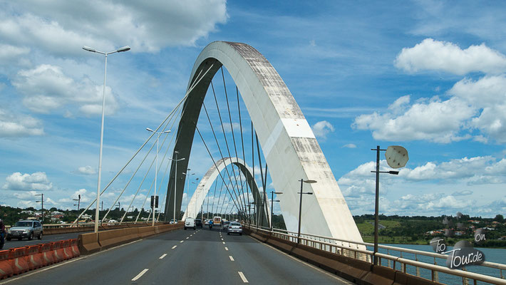 Juscelino-Kubitschek Brücke über den Paranoá See