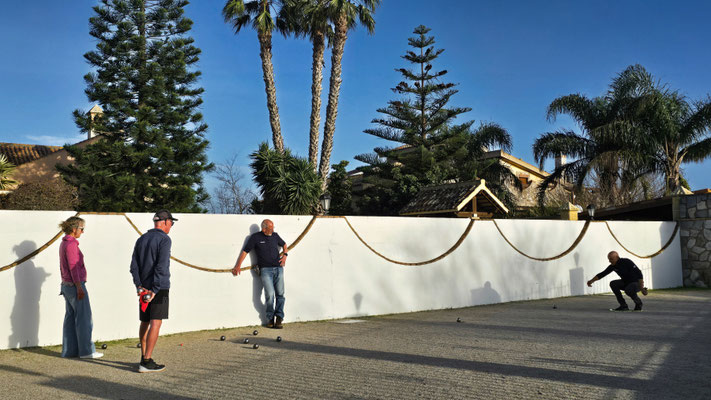 Conil de la Frontera - Boule auf dem Campingplatz