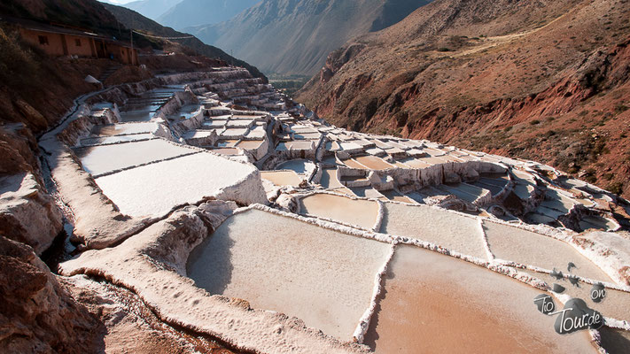Salineras de Maras - hier wird auch nach Jahrhunderten immer noch Salz abgebaut