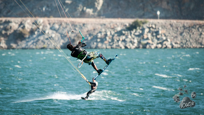 Kite Surfer auf dem Embalse Puclaro