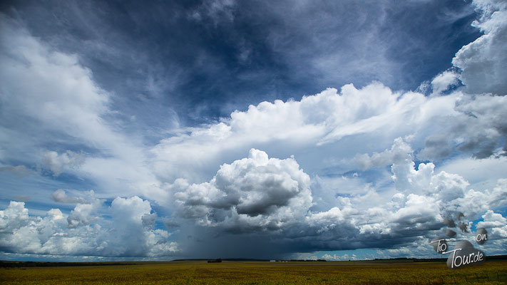 on the road -unendlicher Himmel