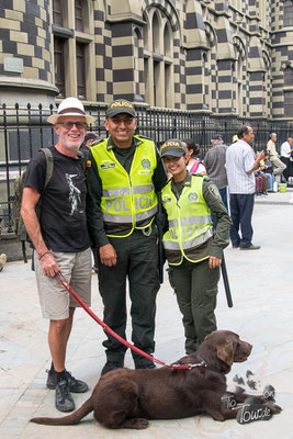 Medellin - freundliche Policía