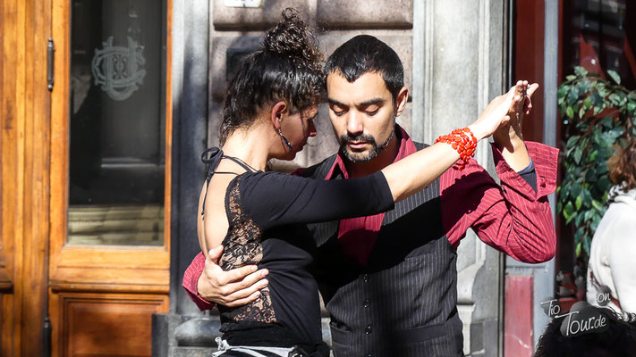 Montevideo - Stadtansichten - spontaner Tango