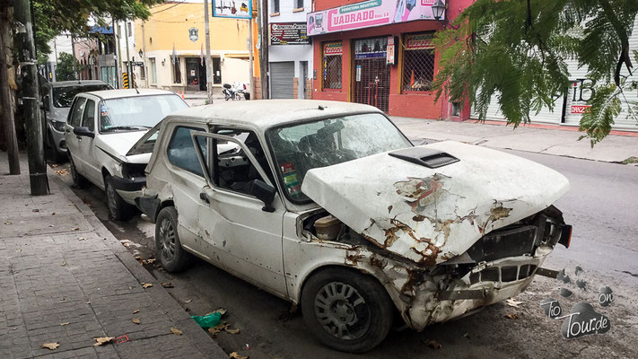 Salta, die Schöne... ? Übliches Straßenbild.