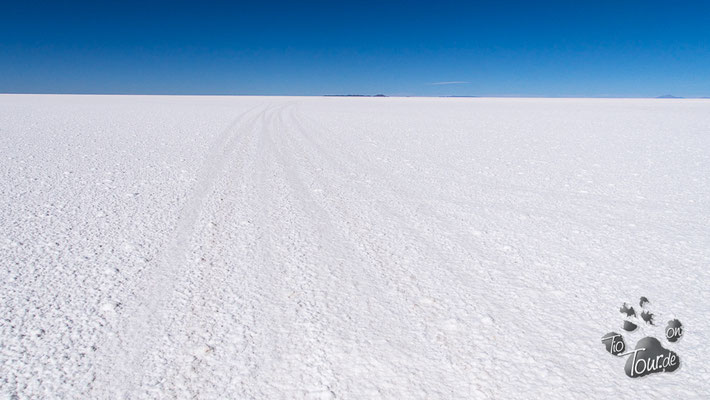 Salar de Uyuni - und immer schön rechts fahren