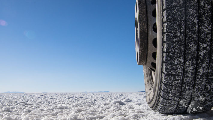 Salar de Uyuni - ... und immer schön rechts fahren