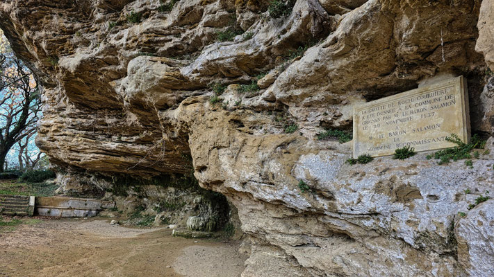 Grignan - Grotte von Rochecourbière