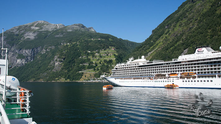 Fahrt über den Geiranger-Fjord