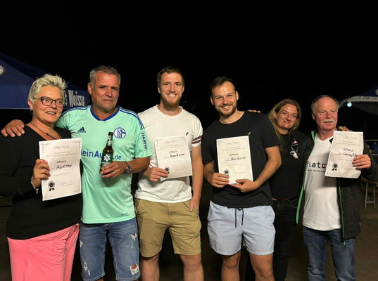 Die Siegerteams (Es fehlt Benni G.)