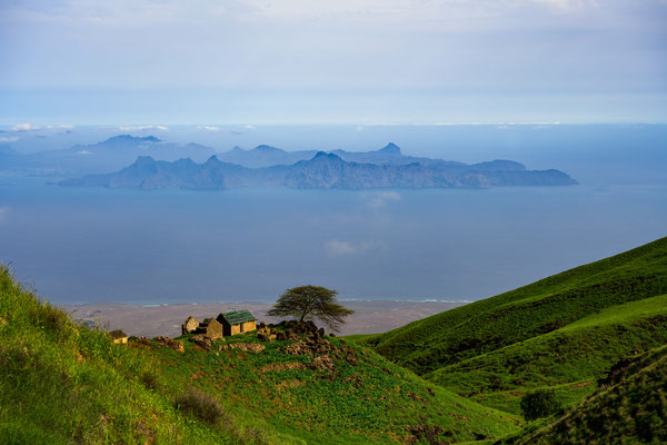 Blick von Santo Antao zur Insel Sao Vicente