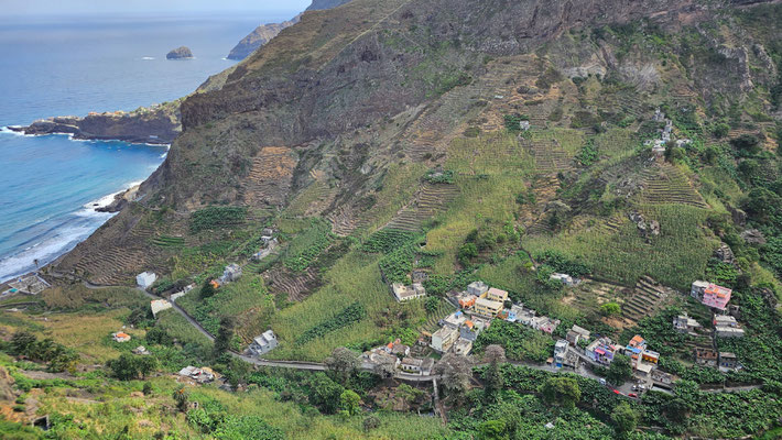 Wandern von Pico da Cruz nach Bairro Alto, Santo Antao