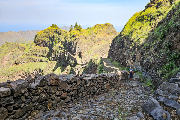 Wandern von Espongeiro nach Boco de Ambas Ribeiras, Santo Antao