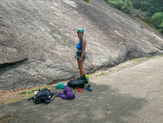 Am Einstieg der Infravermelho am Morro da Urca