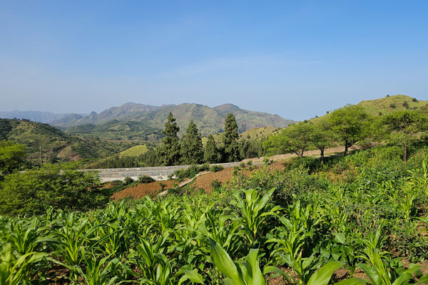 Wandern von Espongeiro nach Boco de Ambas Ribeiras, Santo Antao