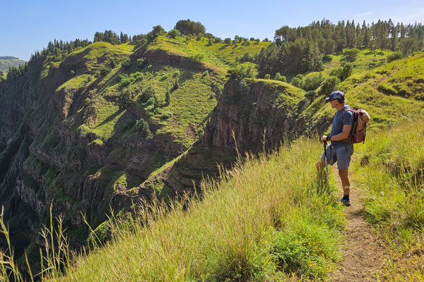 Wandern von Espongeiro nach Boco de Ambas Ribeiras, Santo Antao