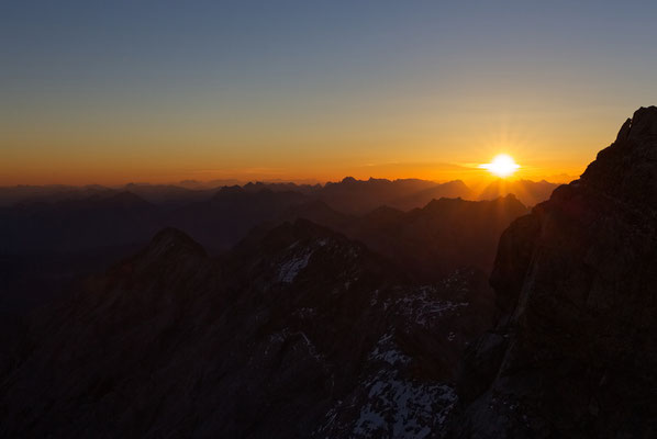 Sonnenaufgang von der Zugspitze aus