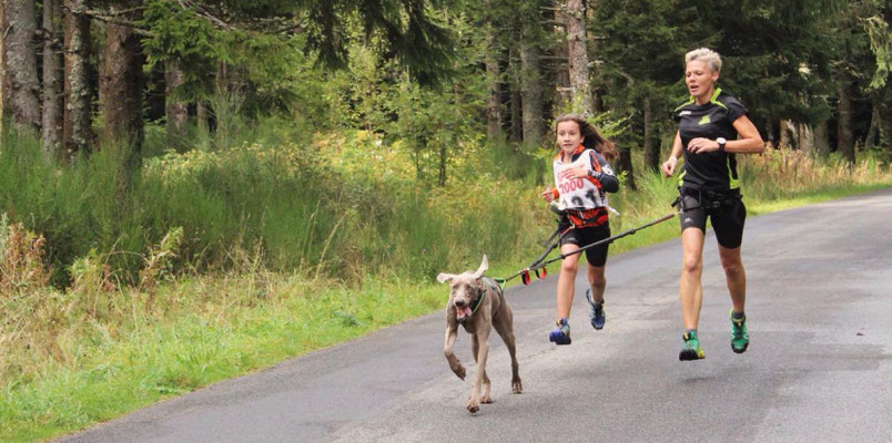 Nina en canicross